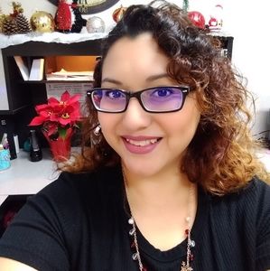 Meet your Posher, Raquel